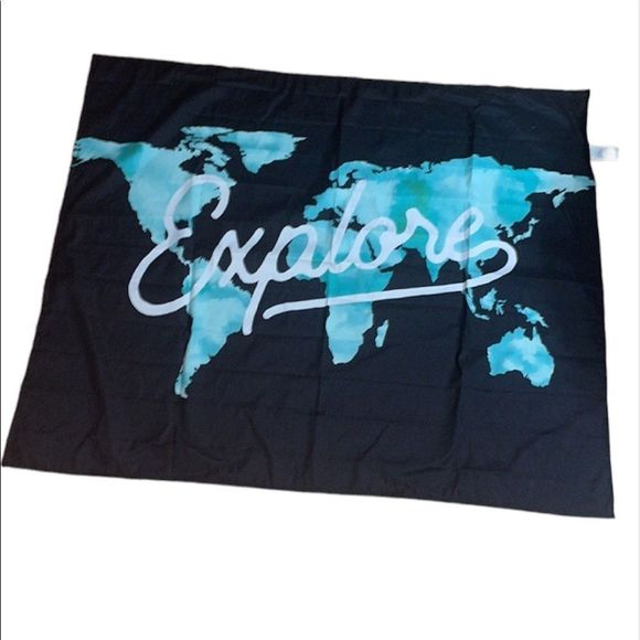 NWB “EXPLORE THE WORLD” TAPESTRY 50”x60” - Picture 1 of 5